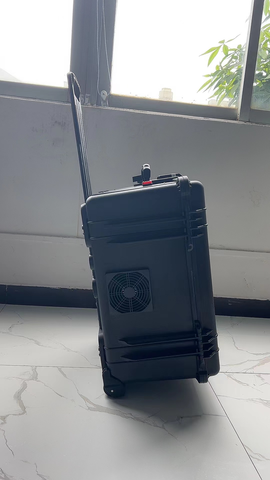 普格手拉箱型移动通信干扰器